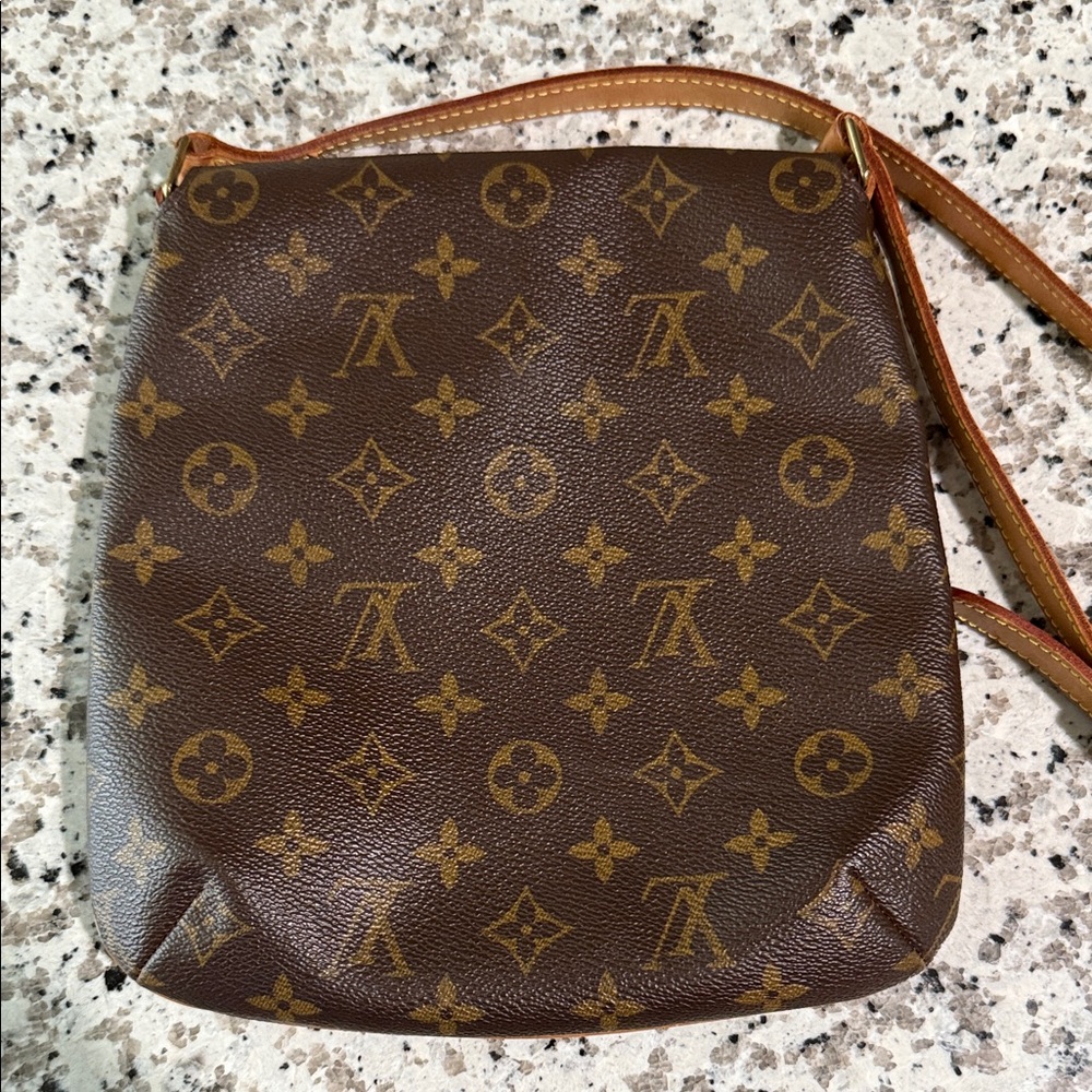 Louis Vuitton Classic Monogram Crossbody Bag - Picture 2 of 4